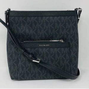 Michael Kors Purse - Crossbody Messenger